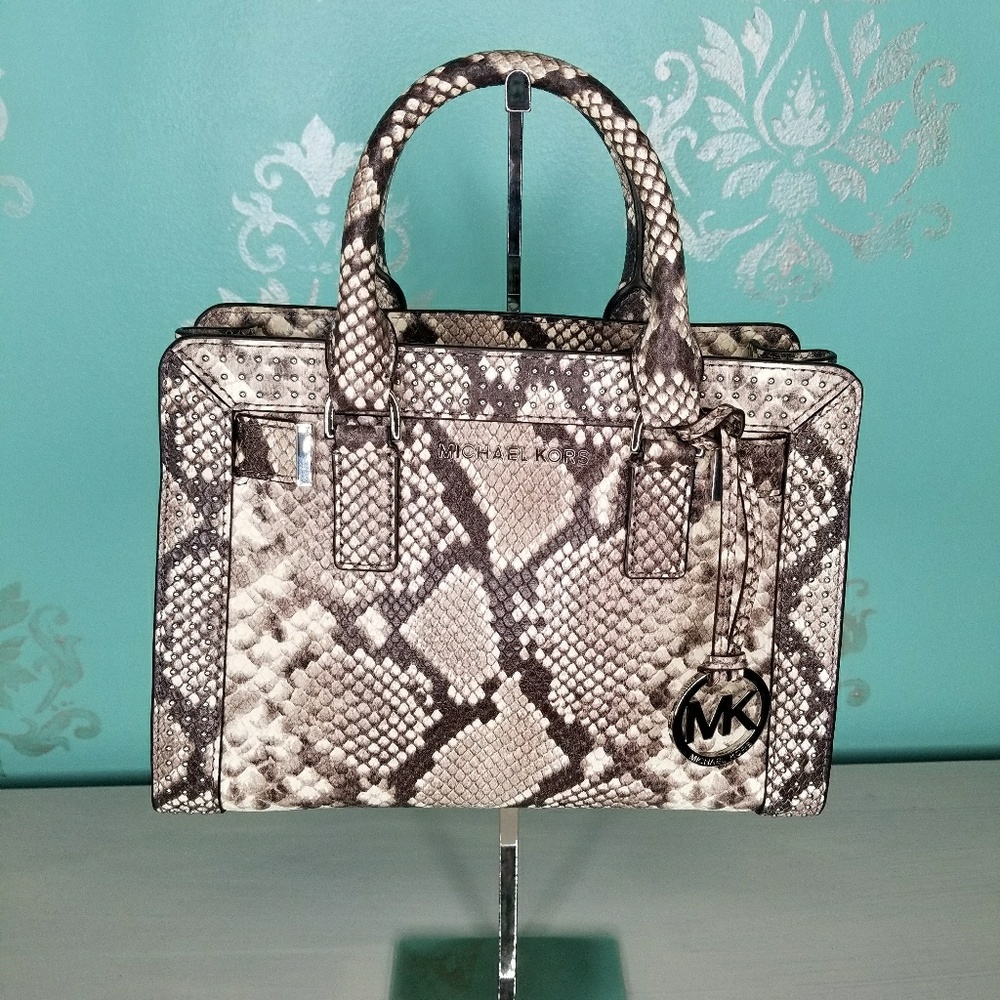 NWT Michael Kors Dillon Natural Medium Satchel - Picture 2 of 8
